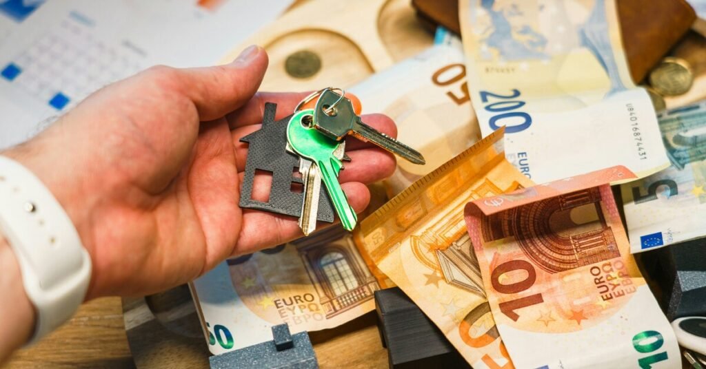 How Much Does It Cost to Buy a House